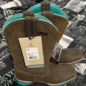 -Women’s ARIAT Anthem Outsole Boots New w/o Box